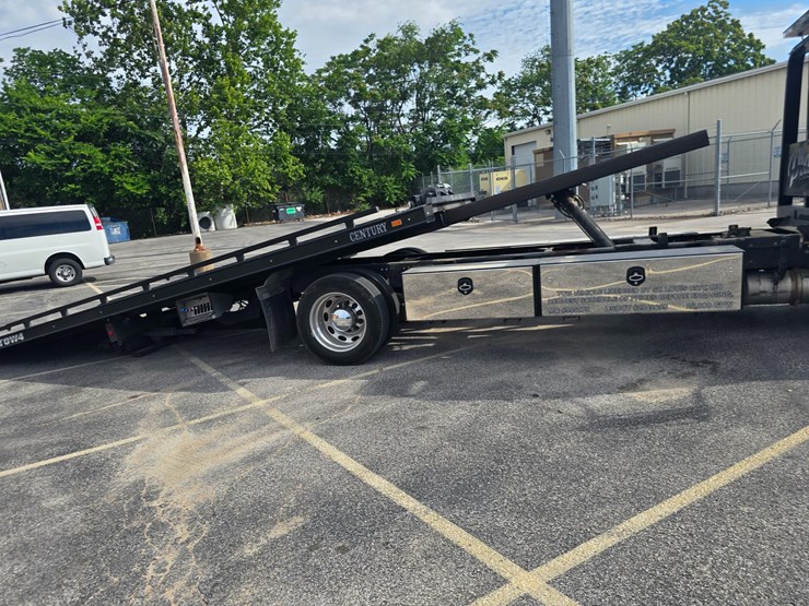 2022-peterbilt-337-image-95