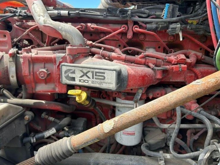 2020-kenworth-t680-image-44