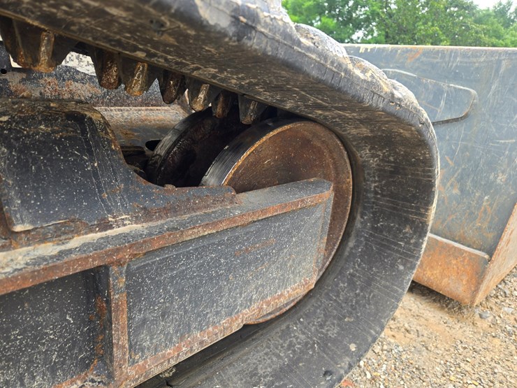 2023-bobcat-t770-image-60