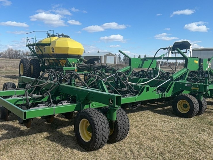 2000-john-deere-1910-image-4
