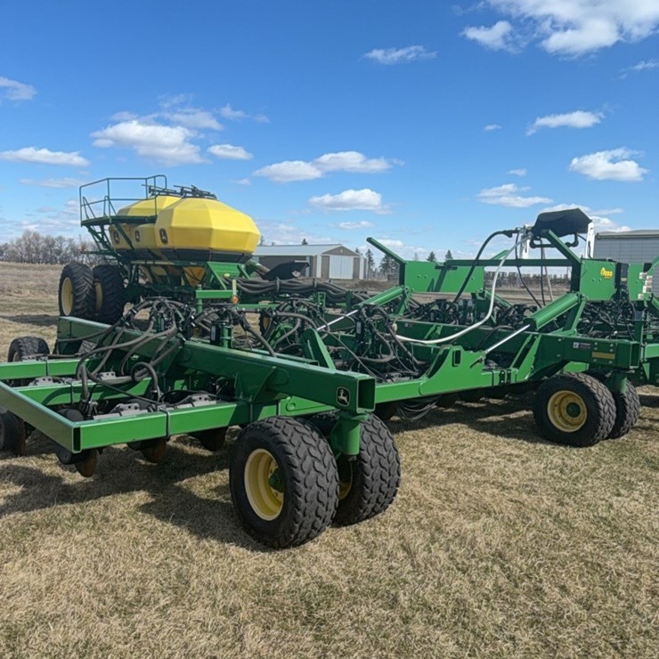 2000 JOHN DEERE 1910