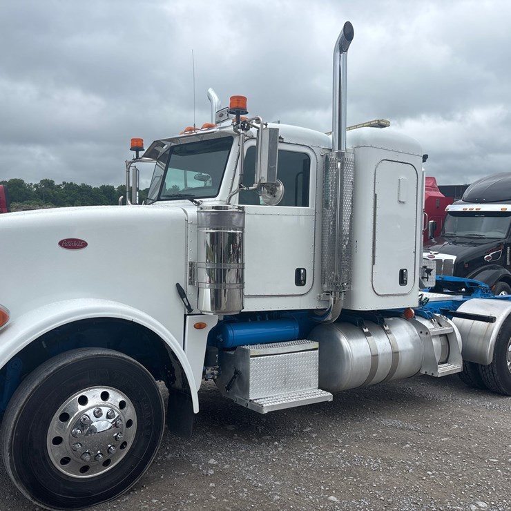 2013 PETERBILT 367
