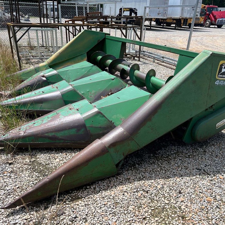 JOHN DEERE 443