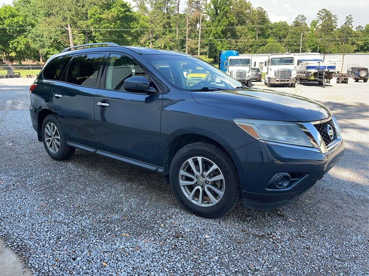 2016-nissan-pathfinder-image-3