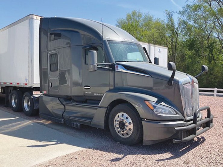 2022-kenworth-t680-image-1