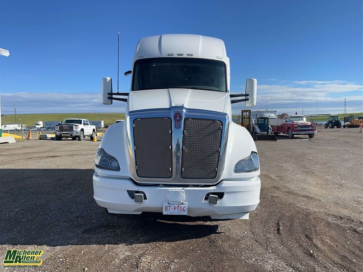 2018-kenworth-t680-image-8