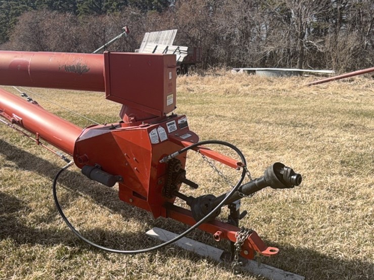 10-x-70-farmking-auger-with-swing-out-mechanical-drive-hopper￼-image-4