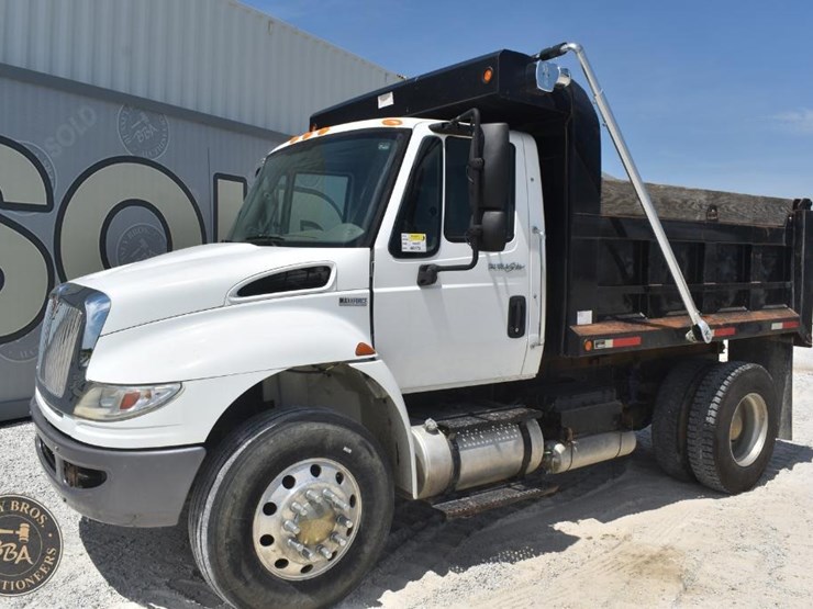 2012-international-durastar-4400-image-1