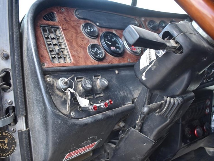 2005-peterbilt-378-image-72