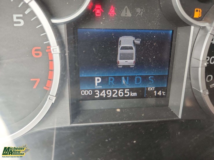 2015-toyota-tundra-image-26