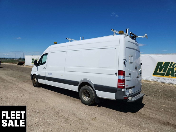 2015-mercedes-benz-sprinter-3500-image-3