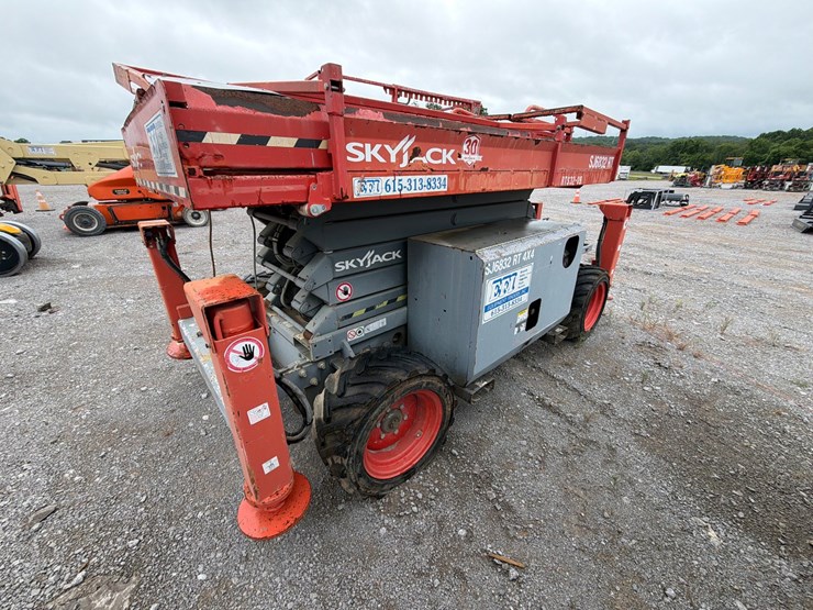 skyjack-sj6832rt-image-6