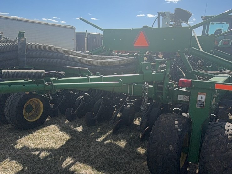 2000-john-deere-1910-image-156