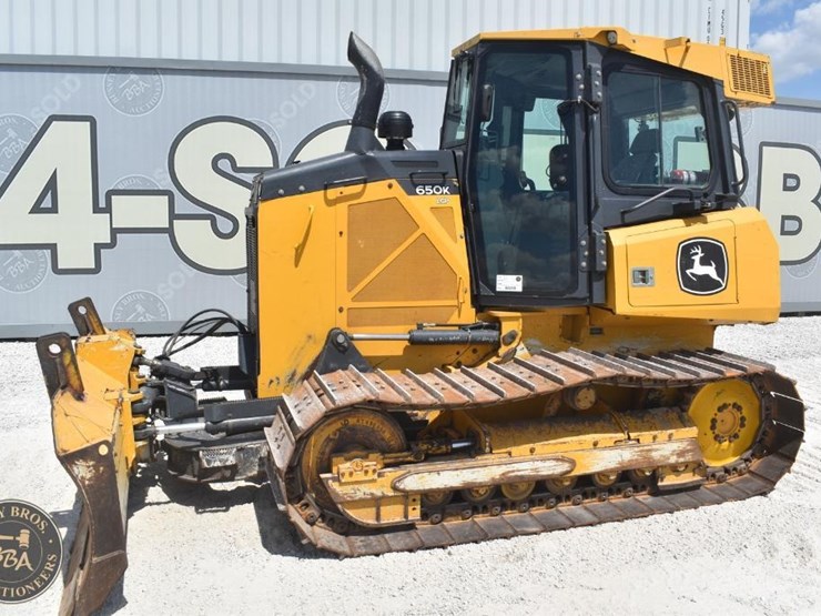 2022-deere-650k-lgp-image-18