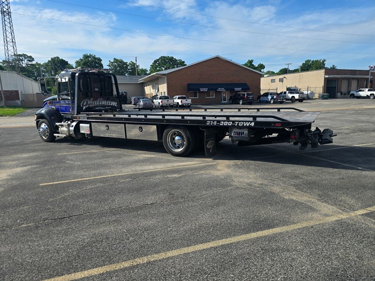 2022-peterbilt-337-image-11