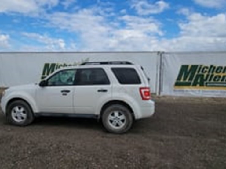 2011-ford-escape-image-5