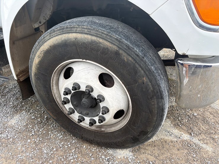 2012-ford-f650-image-10