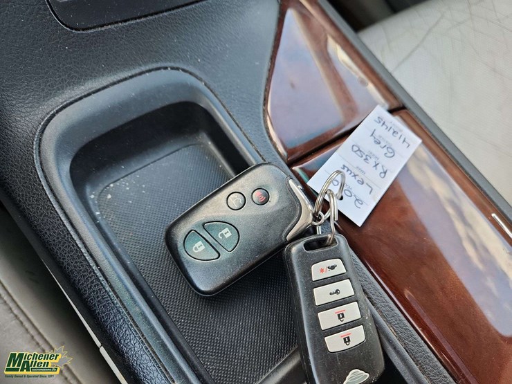 2010-lexus-rx350-image-37