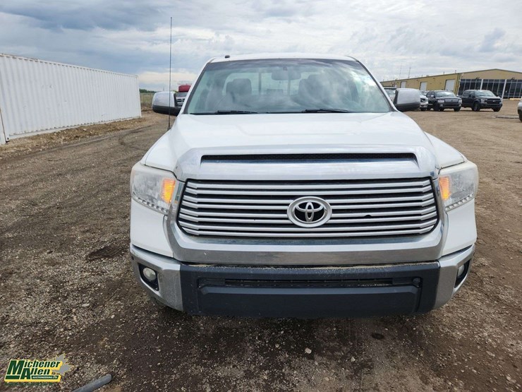 2015-toyota-tundra-image-9