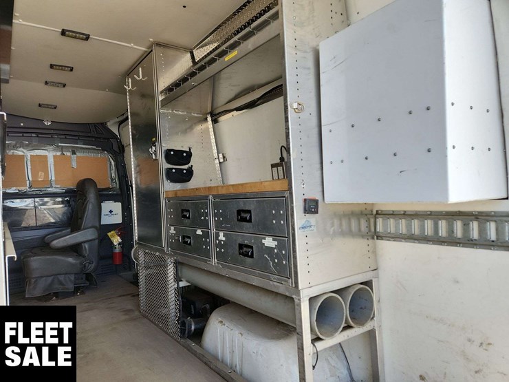 2015-mercedes-benz-sprinter-3500-image-9
