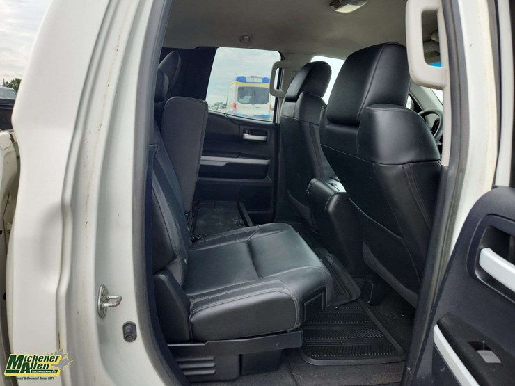2015-toyota-tundra-image-18