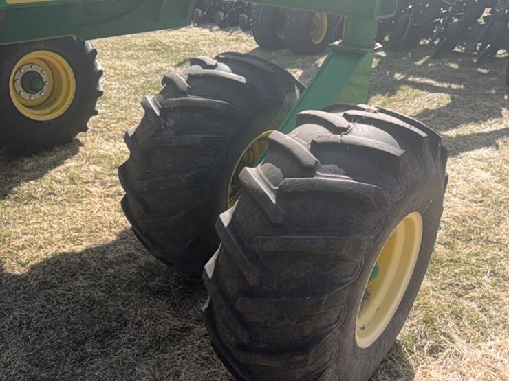 2000-john-deere-1910-image-148