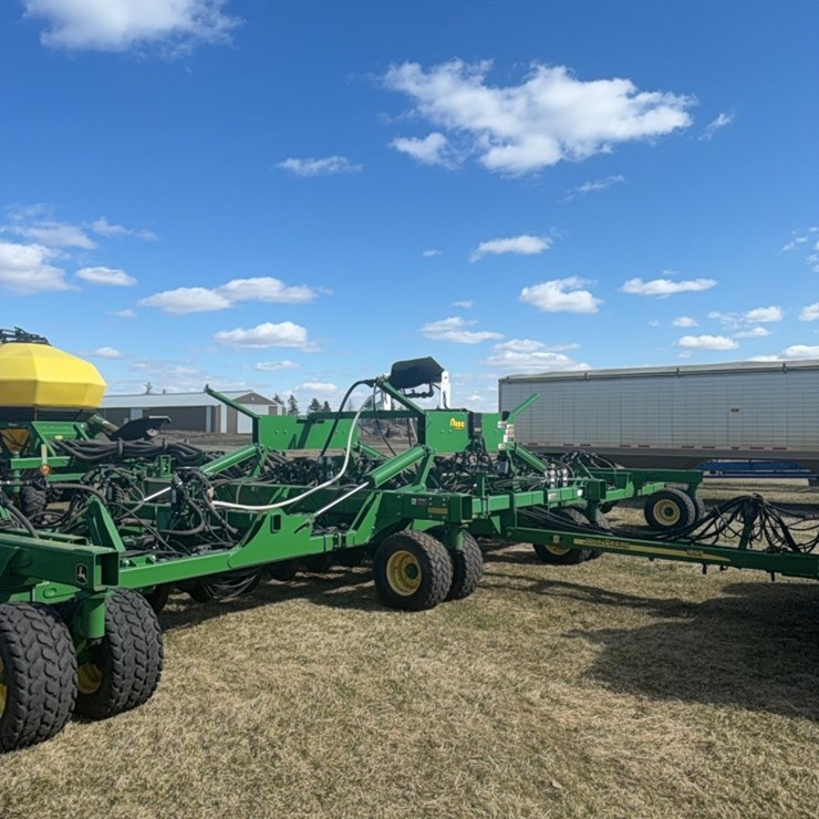 2000 JOHN DEERE 1910