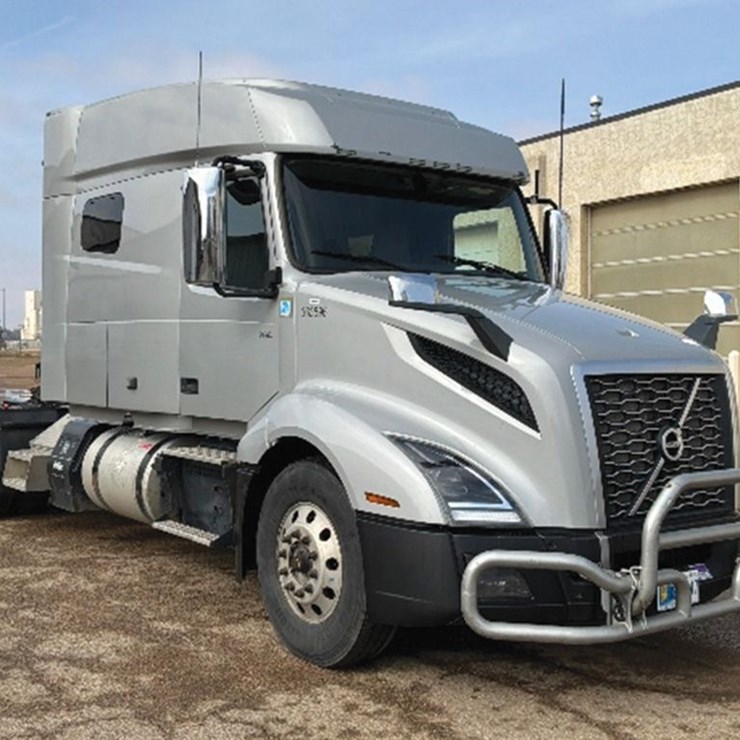 2020 VOLVO VNL 740