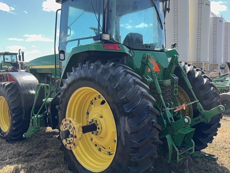 john-deere-8100-image-12