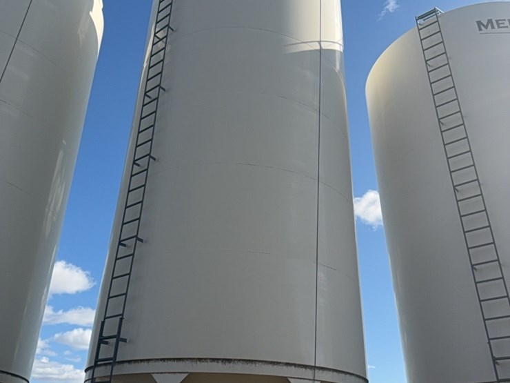 meridian-6000-bushel-hopper-bin-with-fan,-used-for-grain-only,-excellent-shape-image-7