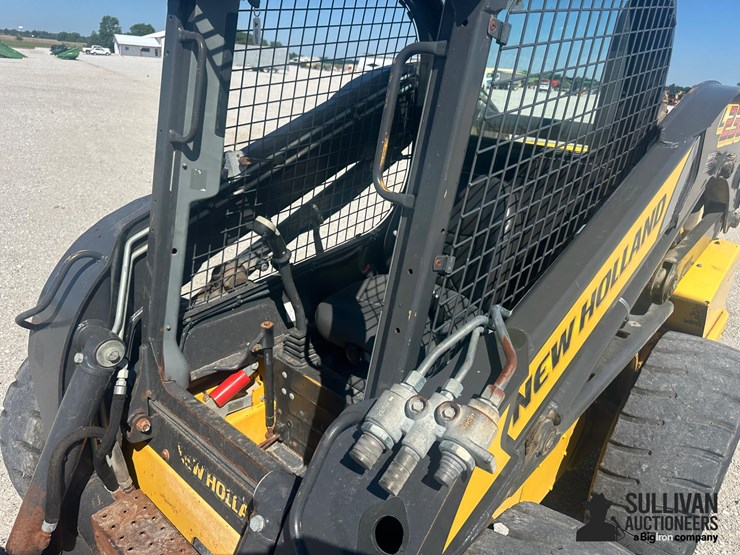 2015-new-holland-l230-image-15
