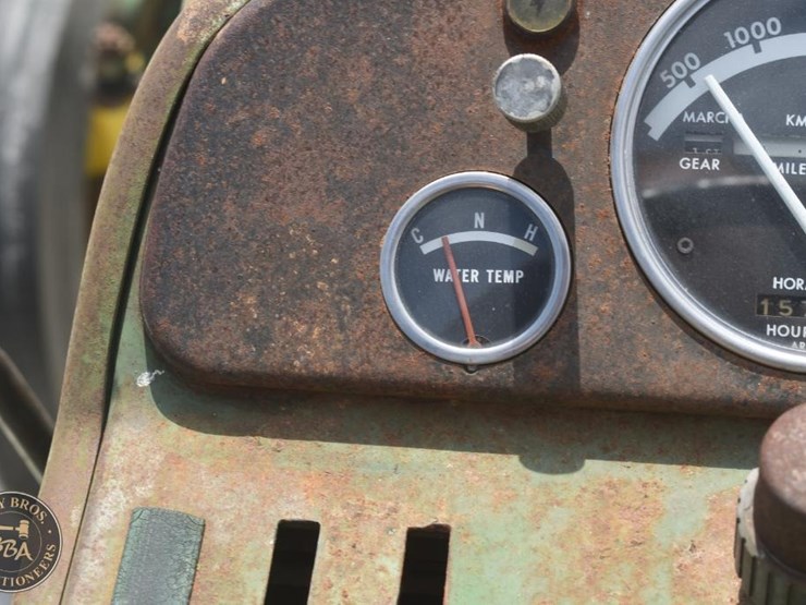 john-deere-3010-image-37
