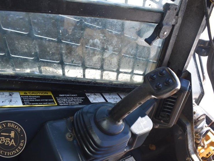 2018-deere-333g-image-47