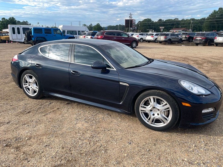 2010-porsche-panamera-s-4-door-sedan-(151,912-miles)-image-4