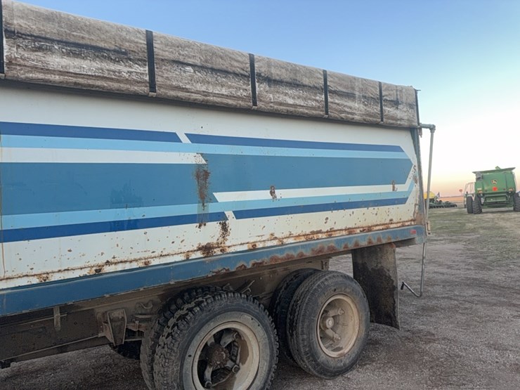 1980-gmc-diesel-tag-tandem-grain-truck,-5+2,-roll-tarp,-sold-as-is-image-8