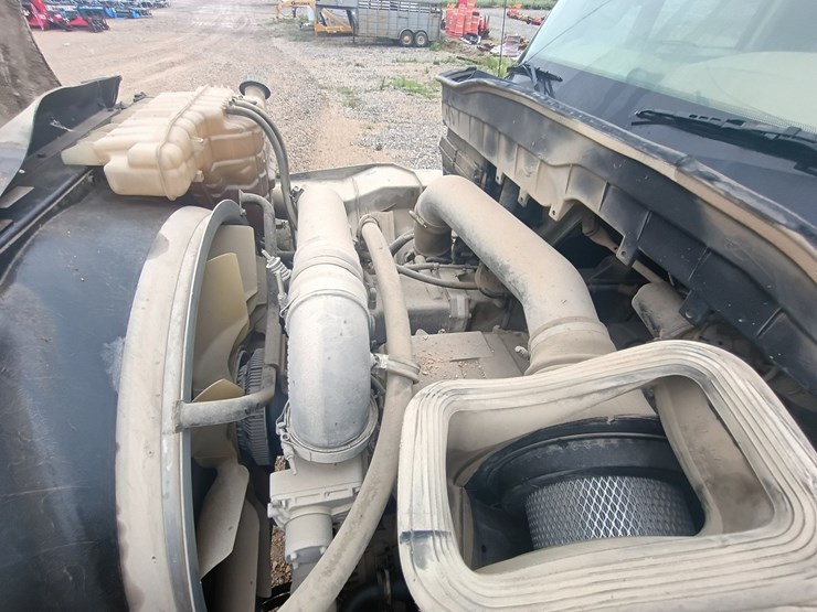 2011-international-workstar-7600-image-17