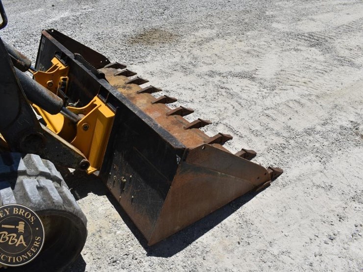 2018-deere-333g-image-23
