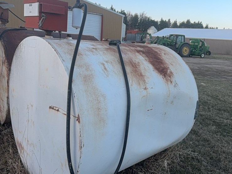 1000-gallon-fuel-tank-with-pump-image-7
