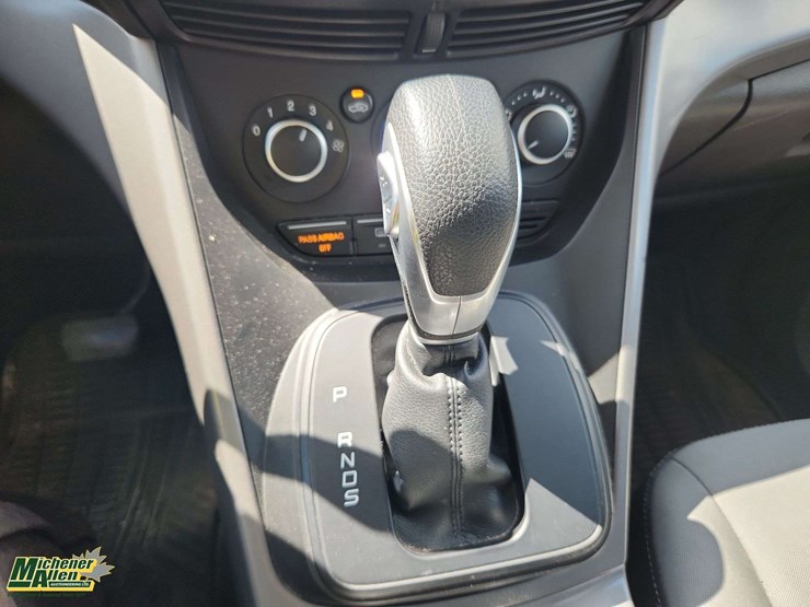 2016-ford-escape-image-21