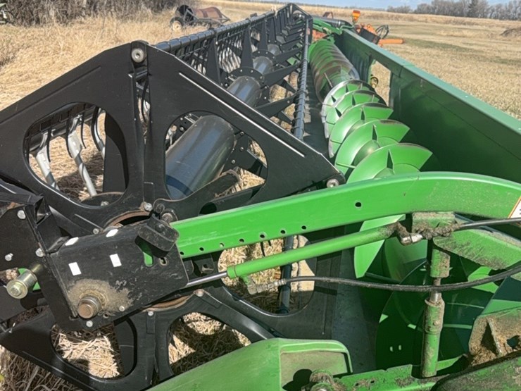 john-deere-635f-image-6