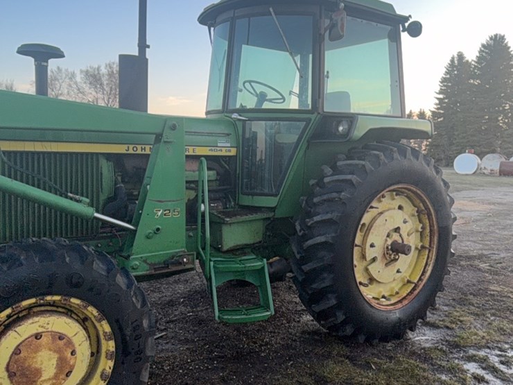 john-deere-725-image-7