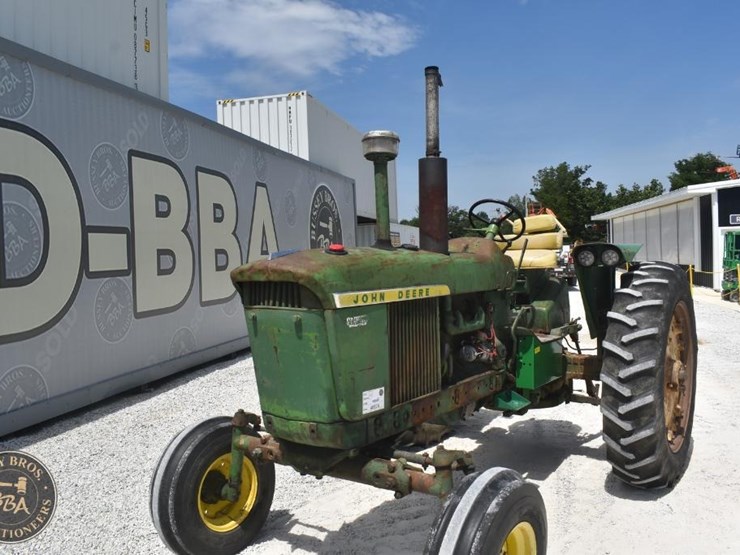 john-deere-3010-image-16