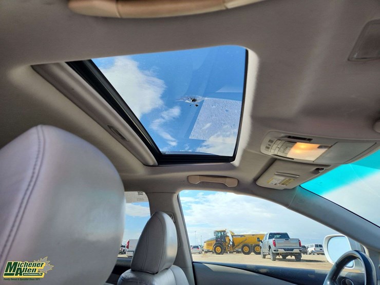2010-lexus-rx350-image-15