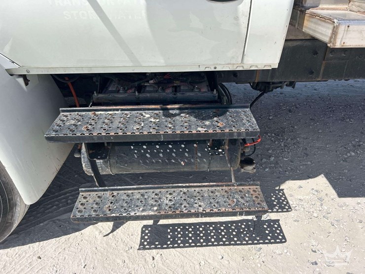 2005-international-durastar-4300-image-16