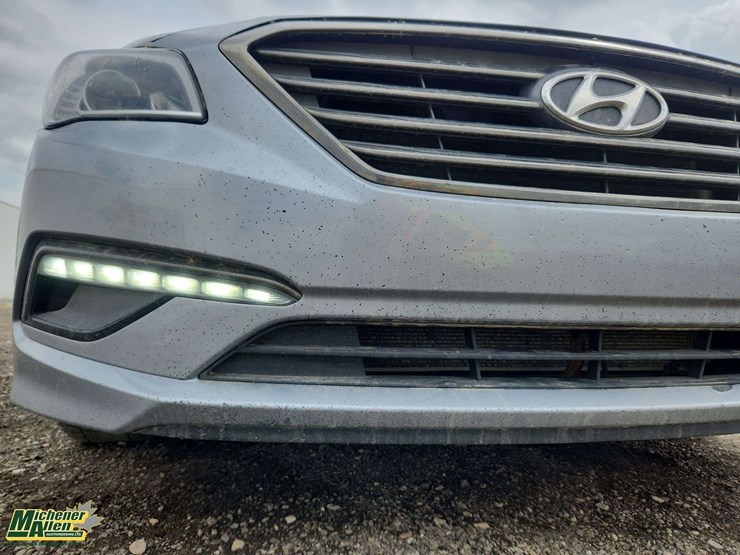2017-hyundai-sonata-4dr-sedan-image-52