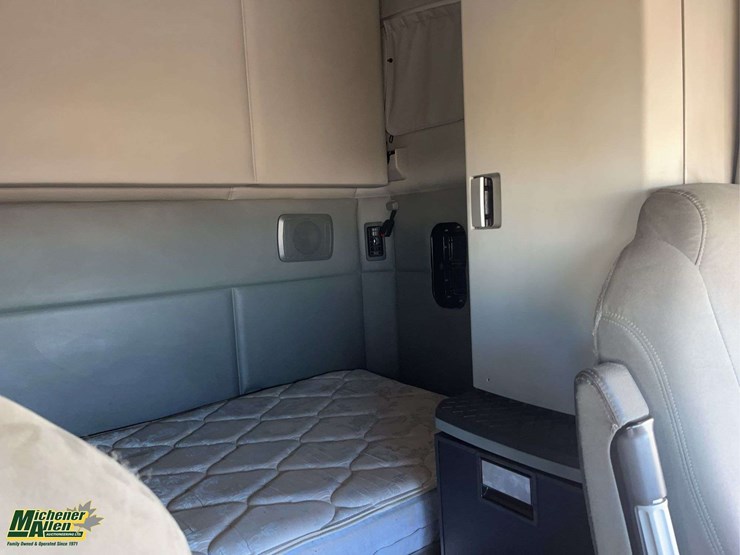 2018-kenworth-t680-image-19