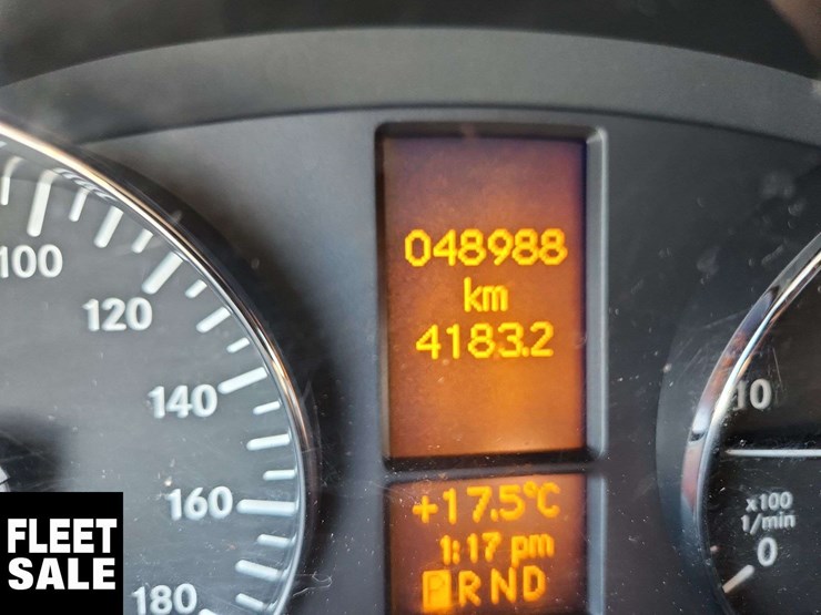 2015-mercedes-benz-sprinter-3500-image-33
