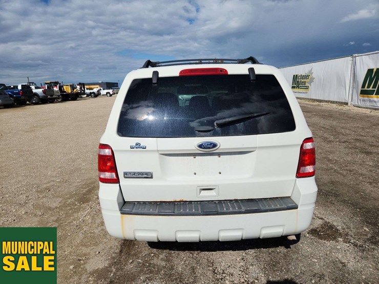 2011-ford-escape-image-7
