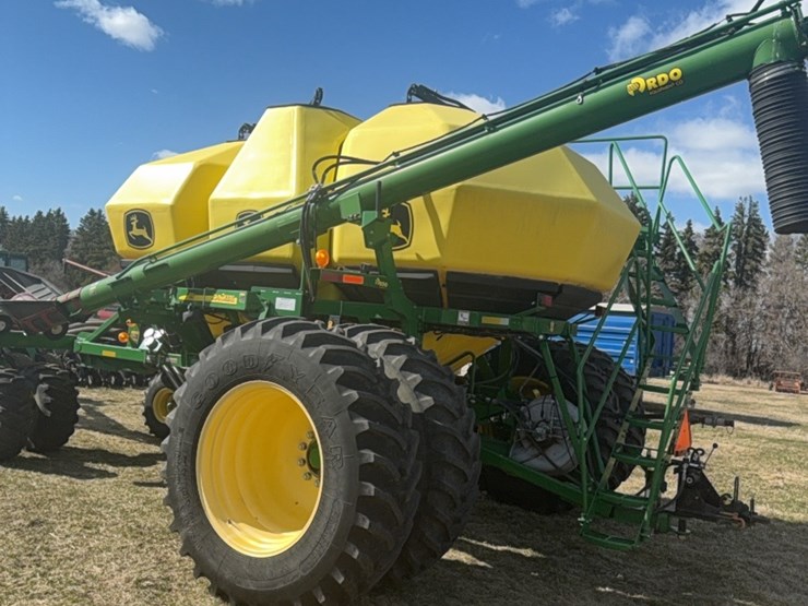 2000-john-deere-1910-image-112
