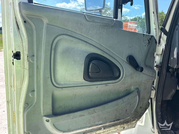 2005-international-durastar-4300-image-14